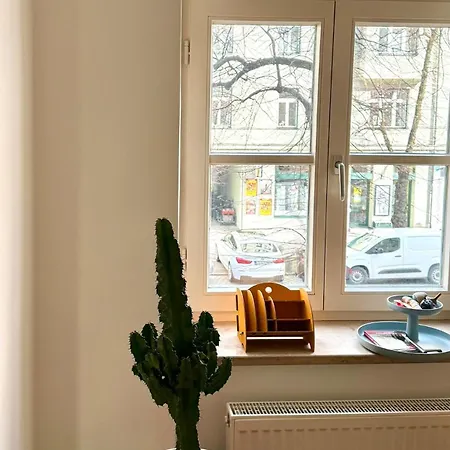 Connected Near Ostbahnhof With Balcony Apartment Munich