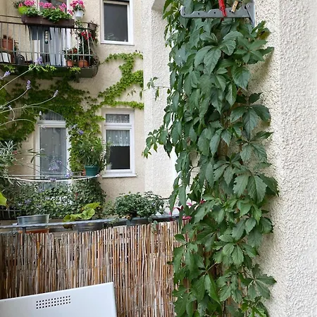 Connected Near Ostbahnhof With Balcony Munich