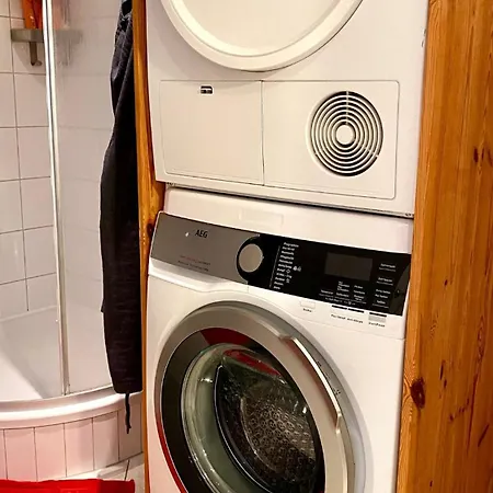 Apartment Connected Near Ostbahnhof With Balcony *